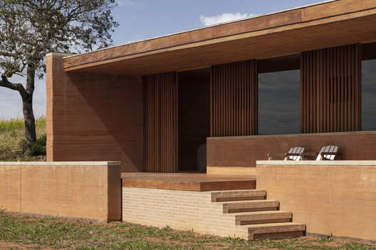 House in Cunha / Arquipélago Arquitetos - Exterior Photography, Wood, Facade, Concrete