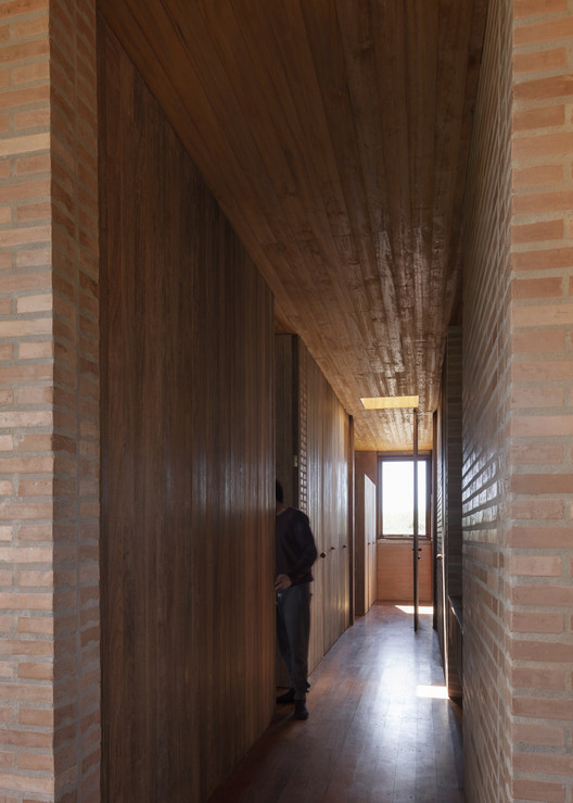 House in Cunha / Arquipélago Arquitetos - Interior Photography, Brick