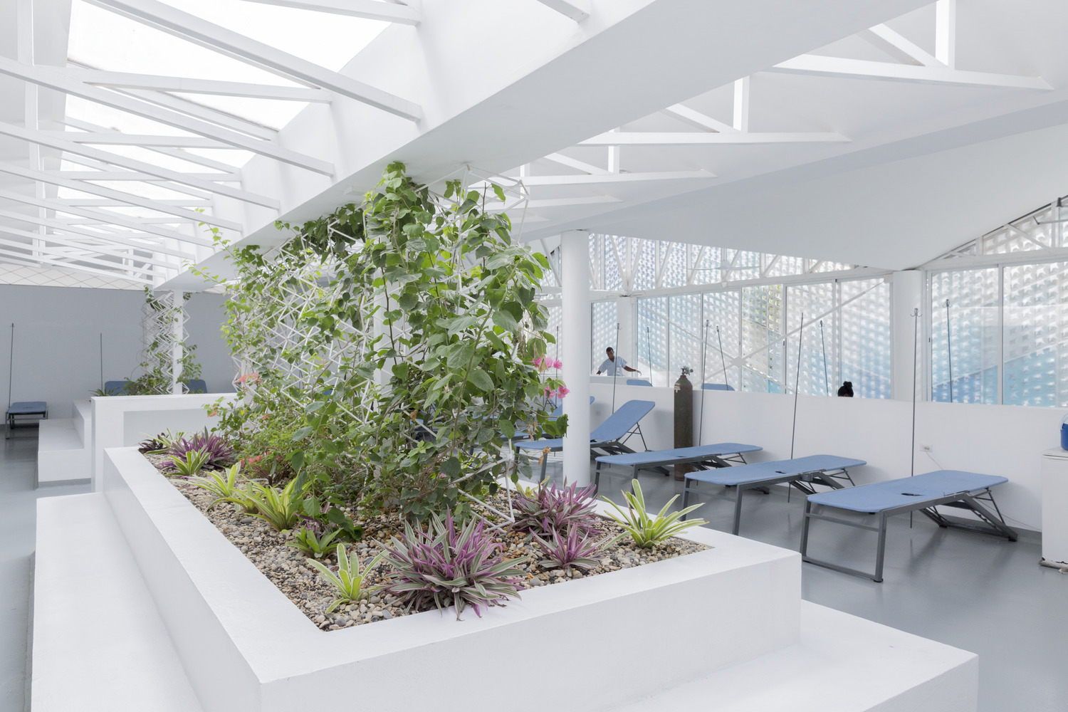 Gallery of GHESKIO Cholera Treatment Center / MASS Design Group - 6
