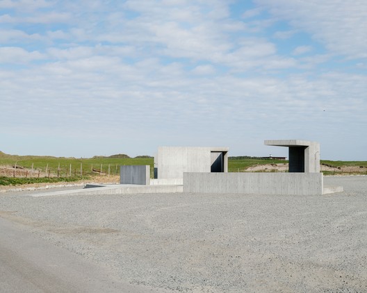 鲍尔服务中心，与海滩景观相融 / Lie Øyen Arkitekter - 建筑图, 具体的