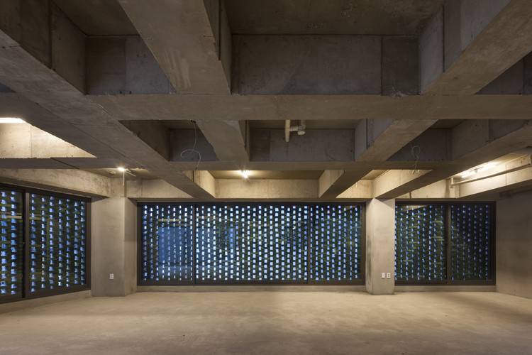 Casa de ladrillos chinos / AtelierJun - Fotografía interior, Concreto, Fijación Vigas