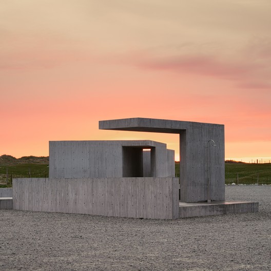 鲍尔服务中心，与海滩景观相融 / Lie Øyen Arkitekter - 建筑图, 具体的