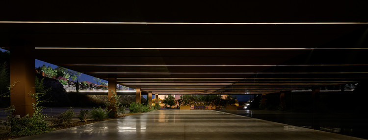 Suspended Matter Box Cultural Center / MMVARQUITECTO - Exterior Photography