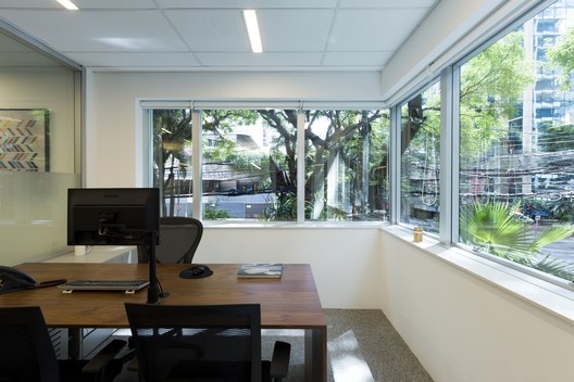 MCSA Haddock Santos Office / Zanatta Figueiredo + Chay Cardoso MCSA Haddock Santos Office / Zanatta Figueiredo + Chay Cardoso - Interior Photography, Glass