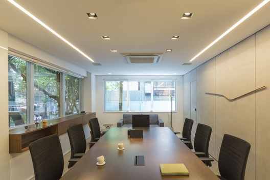 MCSA Haddock Santos Office / Zanatta Figueiredo + Chay Cardoso MCSA Haddock Santos Office / Zanatta Figueiredo + Chay Cardoso - Interior Photography, Dining room, Glass