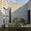 A House with Four Gardens / draftworks architects - Exterior Photography, Houses, Garden, Facade