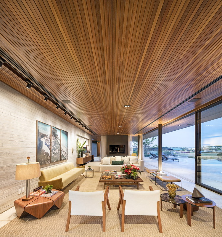 Brazilian Houses: 6 Residences with Slatted Wood Ceilings - Image 1 of 8