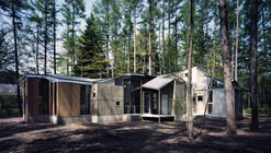 Gradation in the Forest House / Kotoaki Asano Architect & Associates