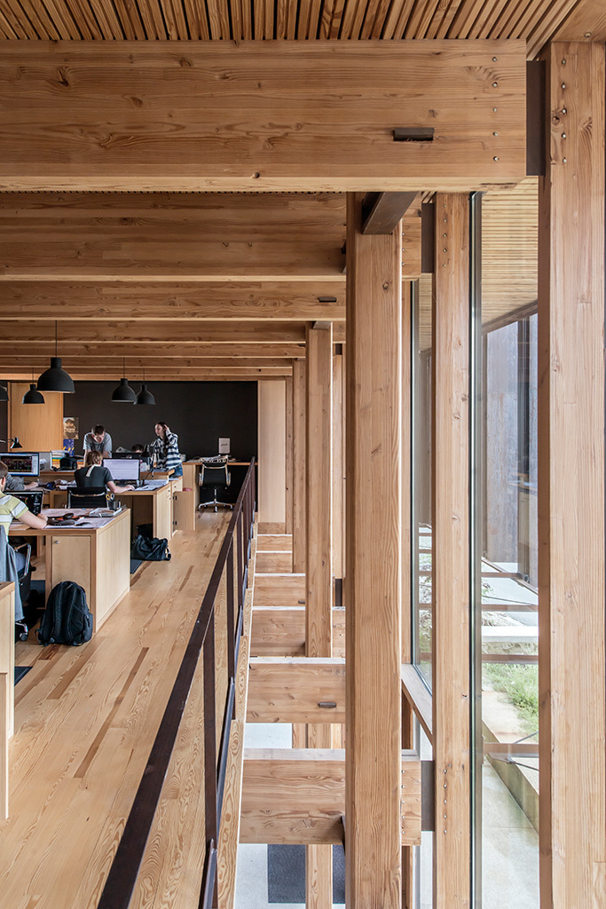 Gallery of Le Rouget / Atelier du Rouget Simon Teyssou & associés - 31