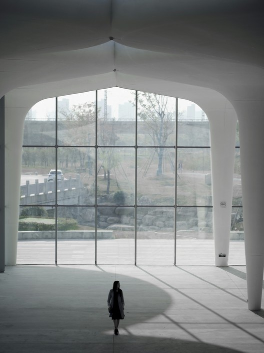 Linping Sports Park Supporting Project / CCTN Linping Sports Park Supporting Project / CCTN - Interior Photography, Glass, Arch, Column