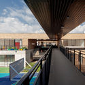 Jardín infantil y CBS El Recreo / DARP - De Arquitectura y Paisaje - Fotografía interior, Centro Cultural, Barandas, Balcón, Cierros