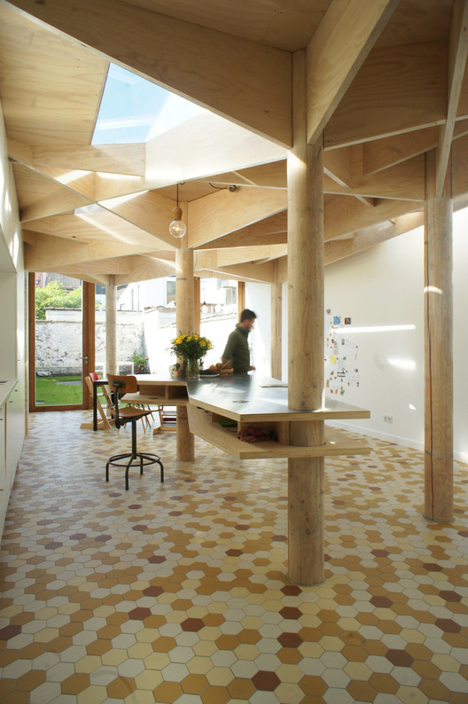 Architectonic & Structural Possibilities of Log Wood - Image 3 of 18