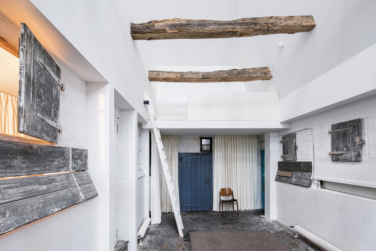 Architectonic & Structural Possibilities of Log Wood - Image 2 of 18