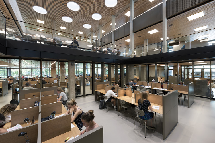 Erasmus University Rotterdam Library Renovation / Defesche Van den Putte architecture + urbanism - Interior Photography, Kitchen, Table, Chair