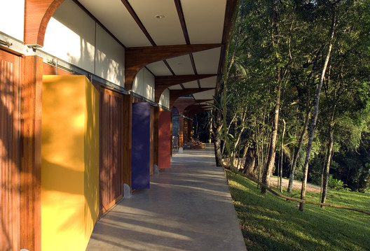Brazilian Houses: 9 Homes with Lightweight Partitions - Image 6 of 10