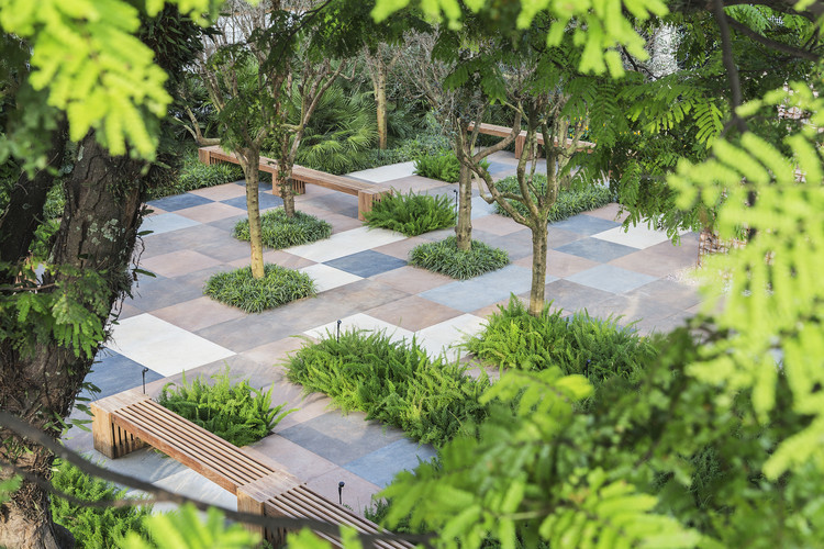 DECA Urban Garden in Sao Paulo / Hanazaki Paisagismo - Exterior Photography, Garden, Courtyard