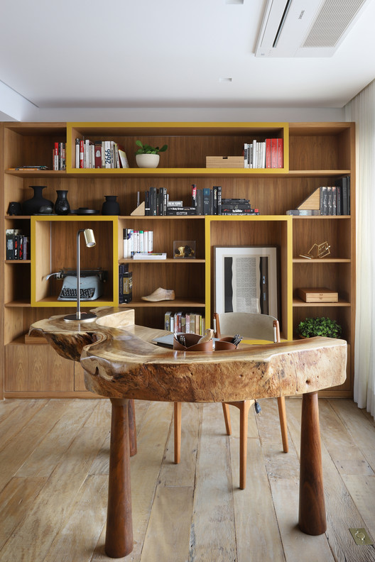 Núcleo Apartment / MAB3 Arquitetura - Interior Photography, Closet, Wood, Shelving