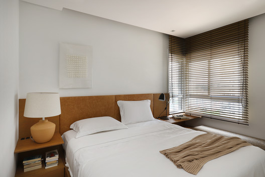 Núcleo Apartment / MAB3 Arquitetura - Interior Photography, Bedroom, Bed, Wood