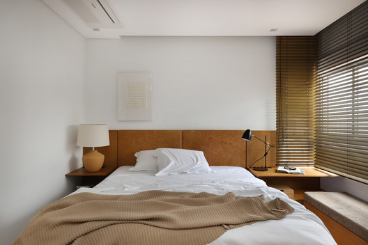 Núcleo Apartment / MAB3 Arquitetura - Interior Photography, Bedroom, Bed, Wood