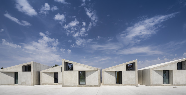 1000平的预制小屋 / SUMMARY - 更多图片