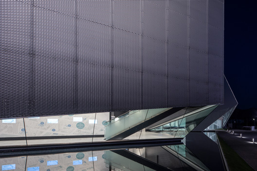 水的陈列室 / 竹中工务店 - 室内图, 玻璃