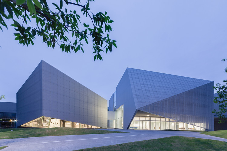 日本現代建築の展望 坂倉準三：人間のための建築｣ - Maison de la culture du Japon