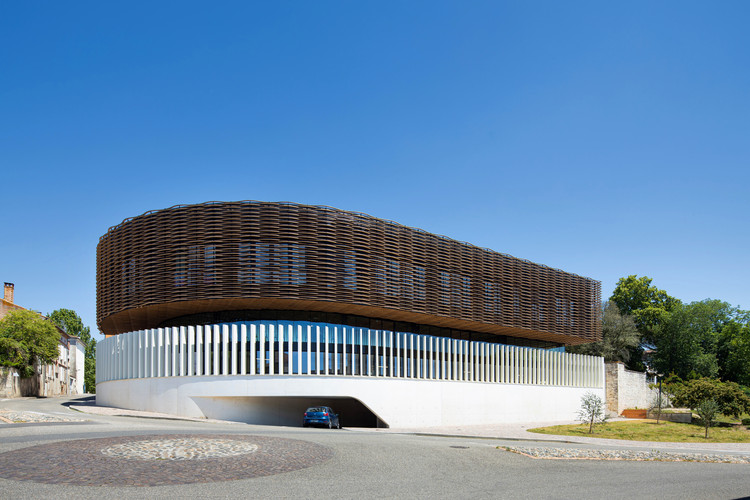 Sede da Communauté de Communes des Deux Rives / Marjan Hessamfar & Joe Vérons architectes associés - Mais Imagens