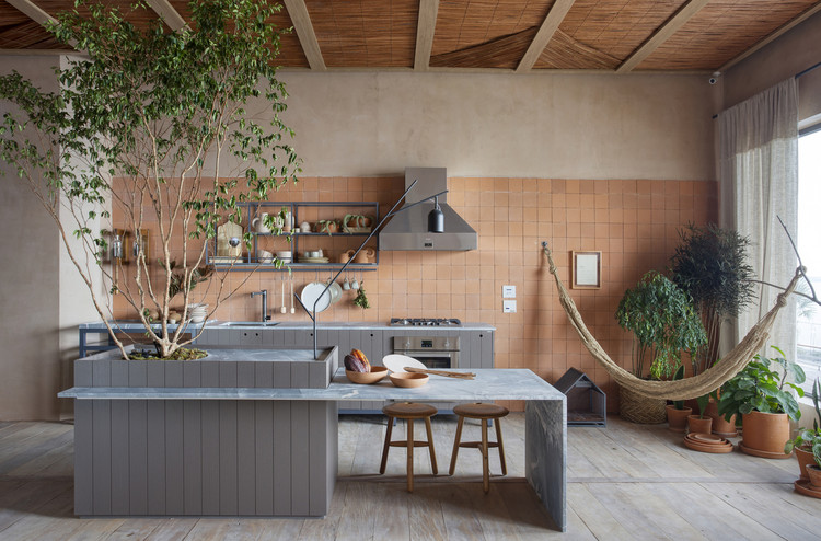 Nature Within: 17 Projects With Indoor Trees - Image 11 of 19