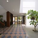 Nature Within: 17 Projects With Indoor Trees - Image 4 of 19