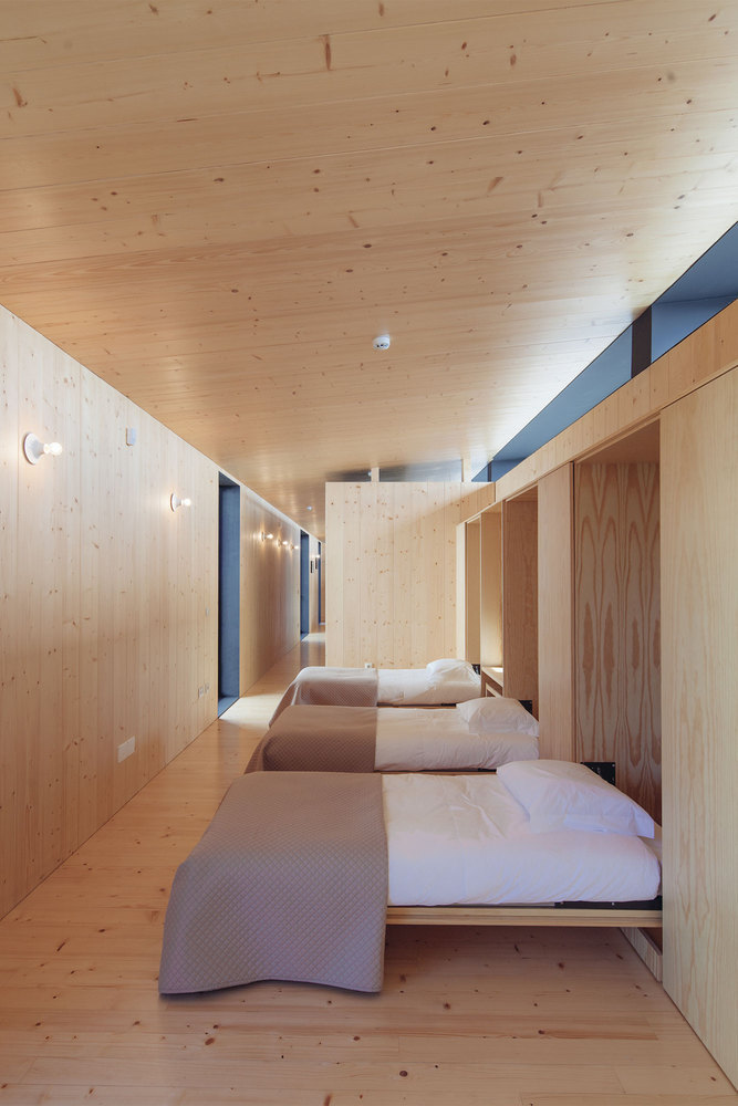 Gallery of How to Optimize Small Spaces 9 Folding and Sliding Beds 7