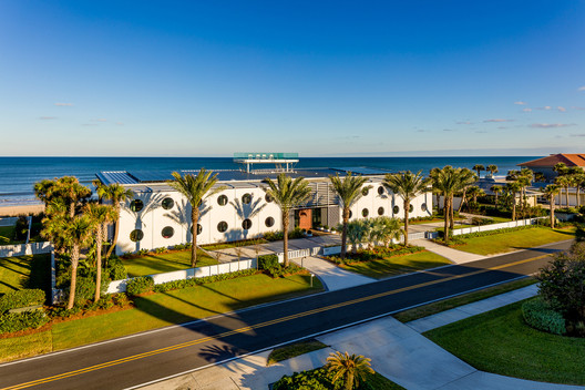 Florida's Residential Architecture: Understanding the Landscapes of American South Florida's Residential Architecture: Understanding the Landscapes of American South - Image 9 of 17