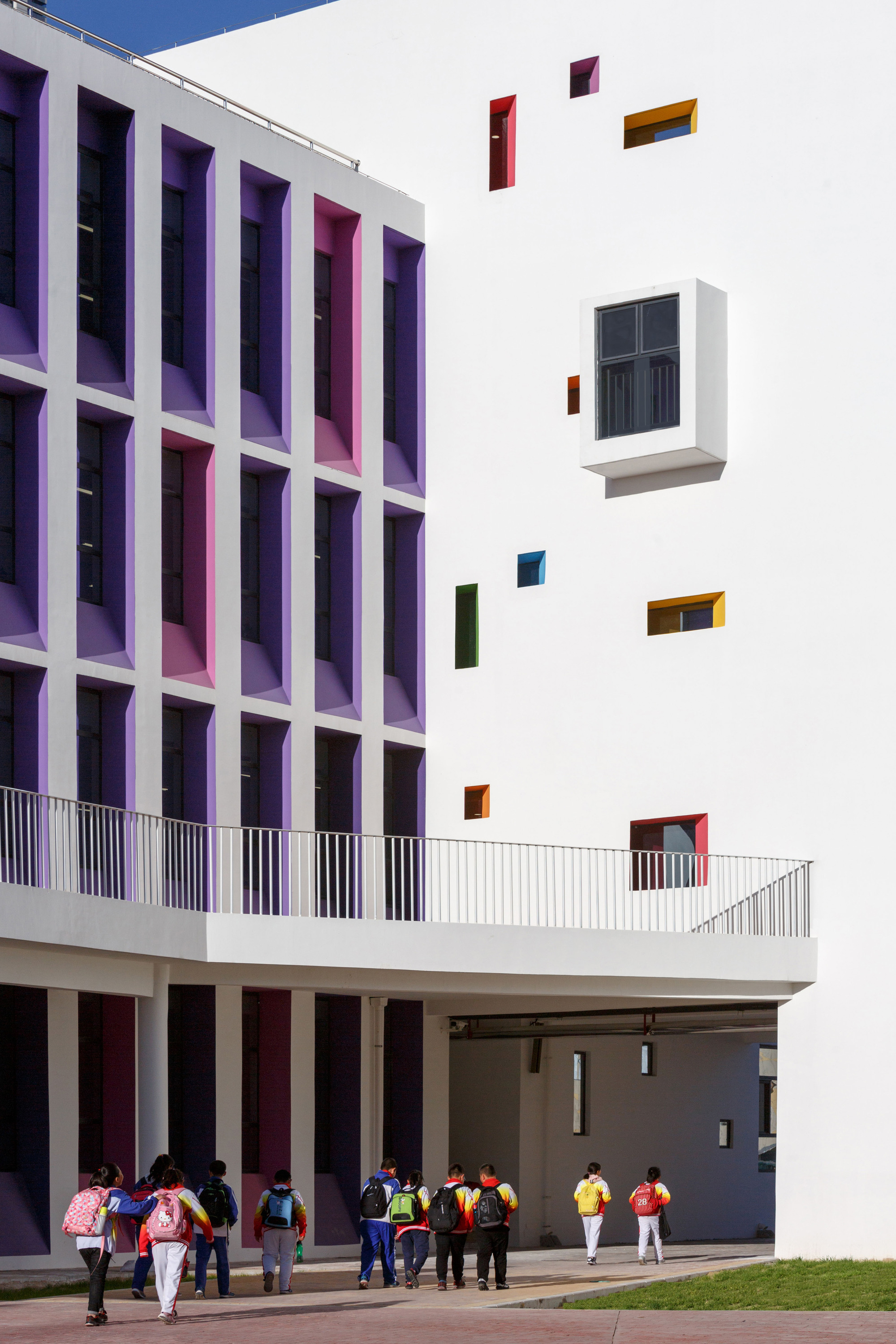 Gallery of Yulin Gaoxin No.3 Primary School / THAD + School