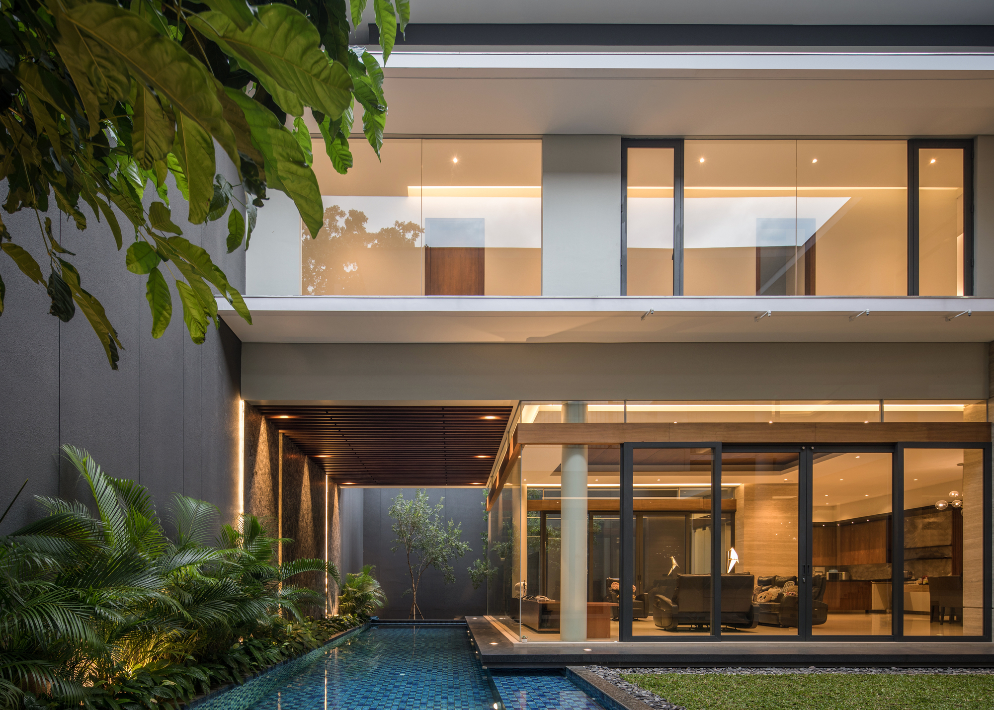 Gallery of FE House / Rakta Studio - 10