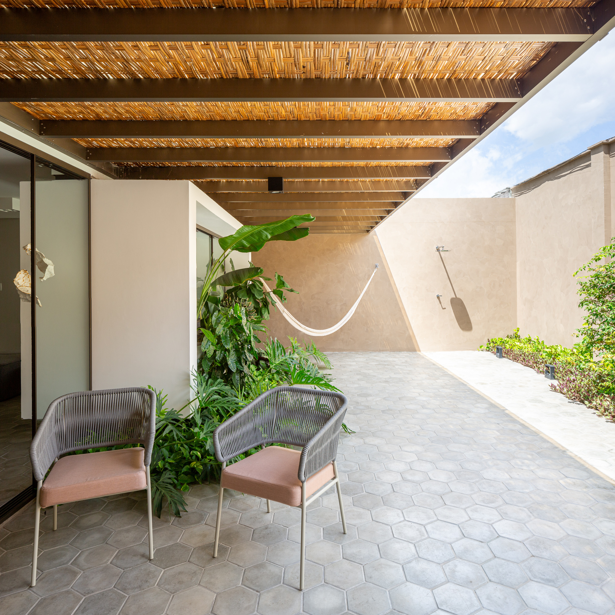 Gallery of Oasis House / Studio Kyze Arquitetura e Design - 19