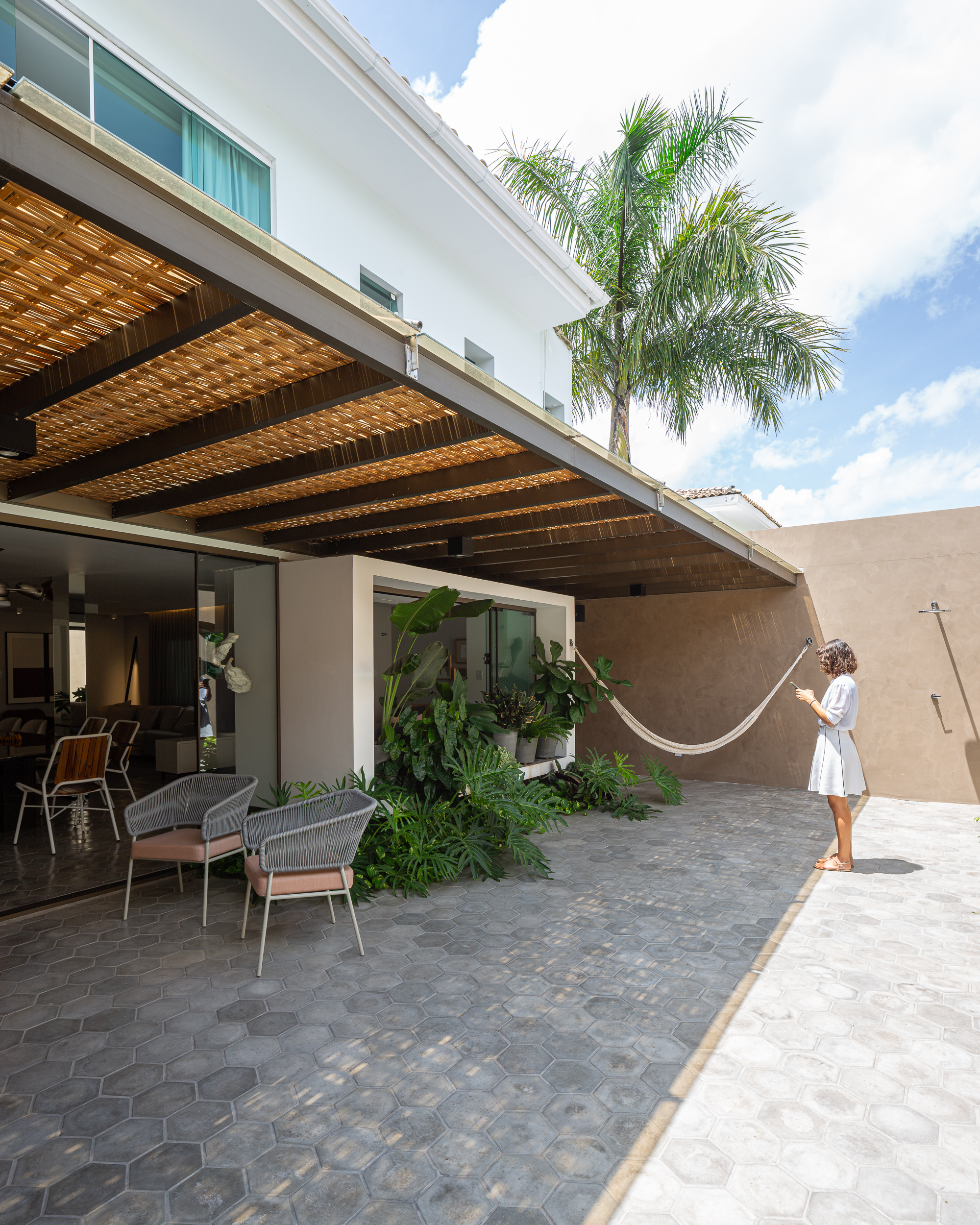 Gallery of Oasis House / Studio Kyze Arquitetura e Design - 2
