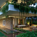 25. South West Courtyard - The Hovering Gardens House: Biệt thự hiện đại chữ U với s&acirc;n vườn ở giữa