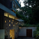 28. Ramp - The Hovering Gardens House: Biệt thự hiện đại chữ U với s&acirc;n vườn ở giữa