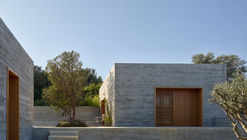 Place du Village House / Zakarian-Navelet Architectes