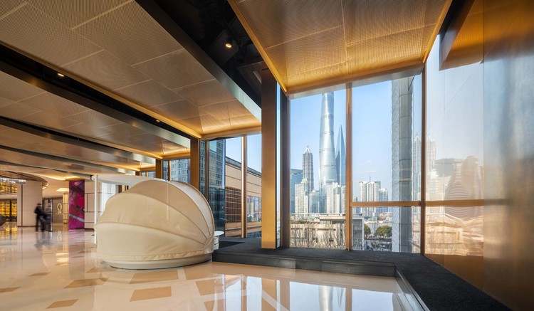 外滩金融中心南区商场 / Kokaistudios - 室内图, 玻璃