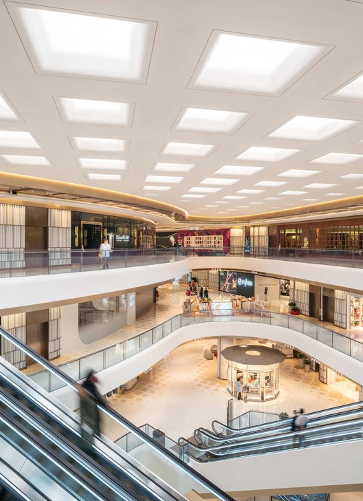 外滩金融中心南区商场 / Kokaistudios - 室内图