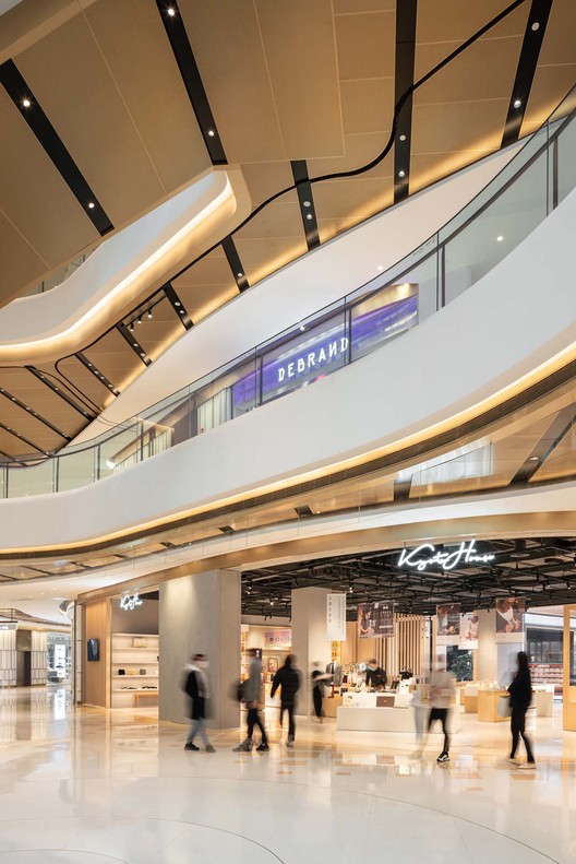 外滩金融中心南区商场 / Kokaistudios - 室内图