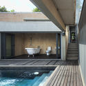 Beyond the Four Walls: 12 Bathrooms with Views of Their Surroundings - Image 2 of 13