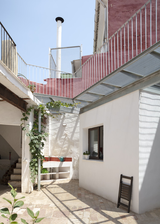 House Ca la Maña / Fent Estudi Coop V - Exterior Photography, Stairs, Concrete, Balcony, Handrail