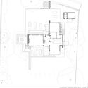 002 site plan - Jura House: Biệt thự hiện đại 540m2 sử dụng c&aacute;c tấm k&iacute;nh lớn nhiều &aacute;nh s&aacute;ng