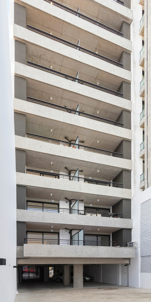 ATH60 Building / Cubero Rubio - Facade