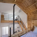 江原道海边工作室住宅 Hae-mut-je / Architecture Studio YEIN - 室内图, 办公建筑, 卧室, 楼梯, 床