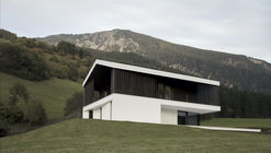 La Casa Pura / Perathoner Architects