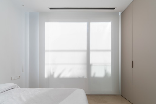 Ferragud House / Carles Faus Arquitectura - Interior Photography, Bedroom, Bed, Glass