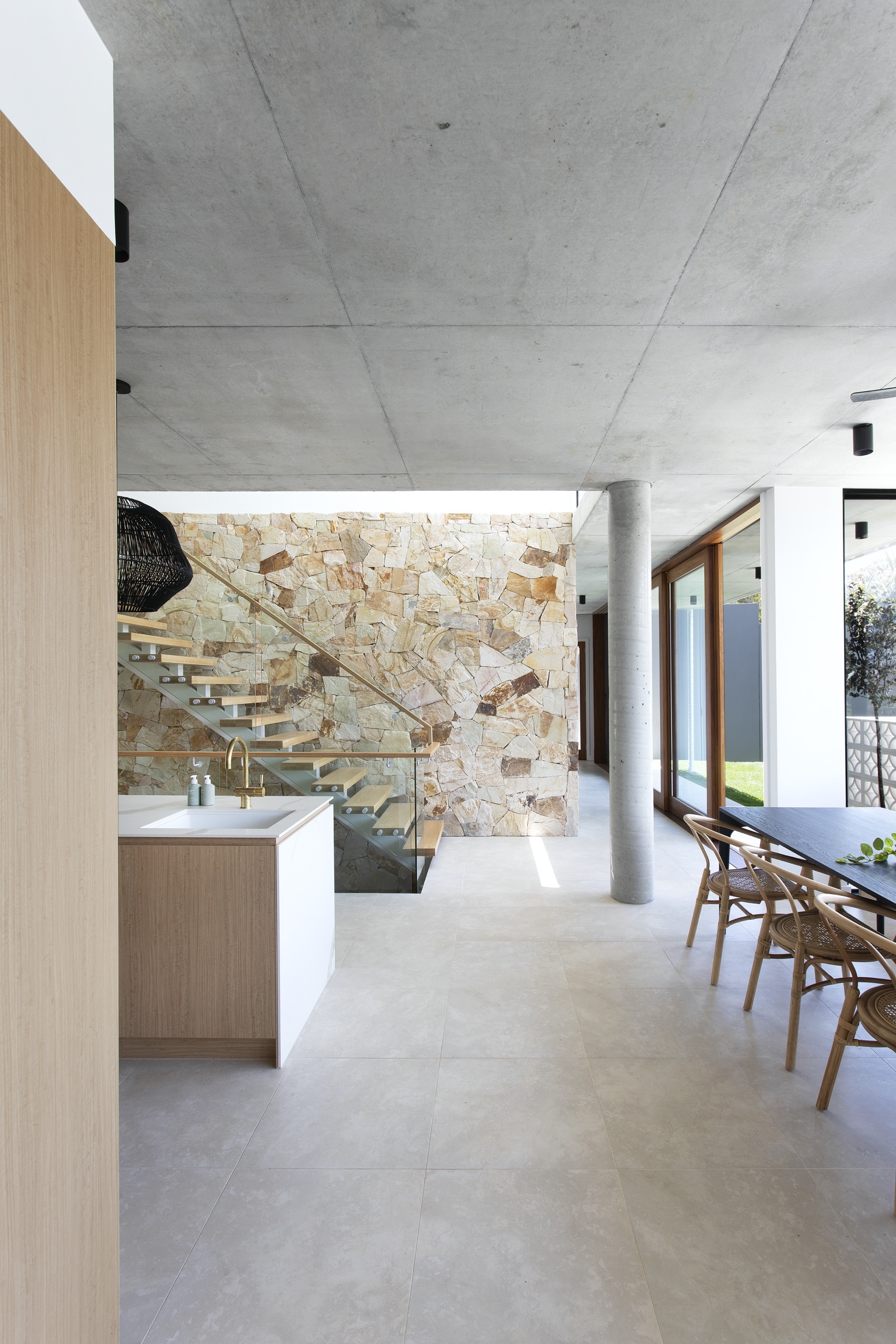Gallery of Amaroo House / Alexandra Buchanan Architecture - 8