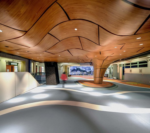 扩建九龙塘宣道小学，狭缝中的音乐厅 / 元新建城  - 室内图